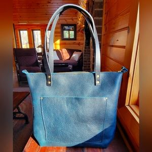 Boreal!! Portland Leather Goods Medium Zip tote Brand new, black handles
